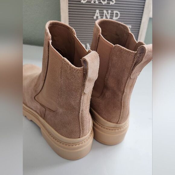 🌸Bernardo Dove Leather  Suede Boot Size 8 - Picture 2 of 5